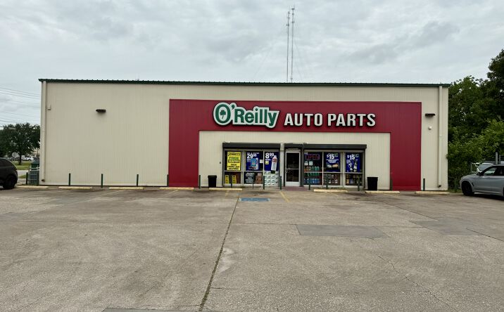 Pictures of Retail, Industrial property located at 4401 Decker Dr, Baytown, TX 77520 for lease - image #1