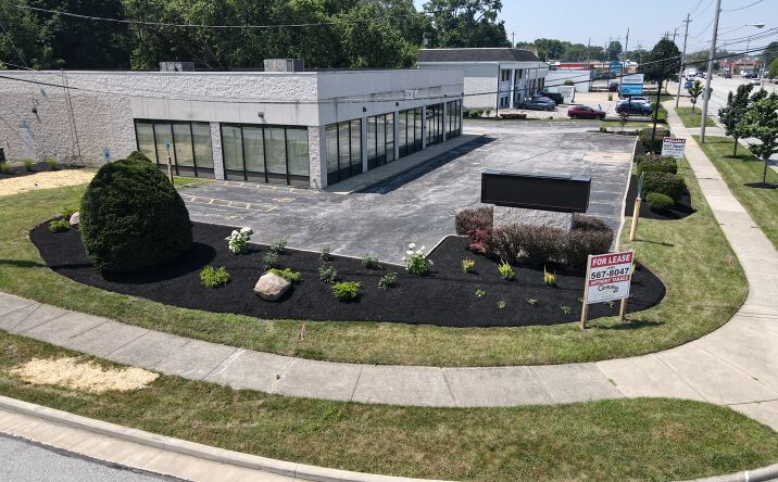 Pictures of Retail, Office, Restaurant property located at 7474 Mentor Ave, Mentor, OH 44060 for lease - image #1