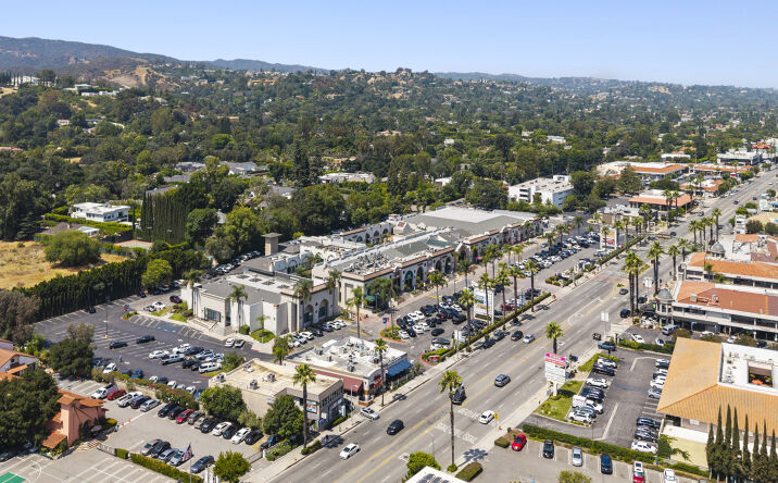Pictures of Retail property located at 17200 & 17150 Ventura Blvd, Los Angeles, CA 91316 for lease - image #1