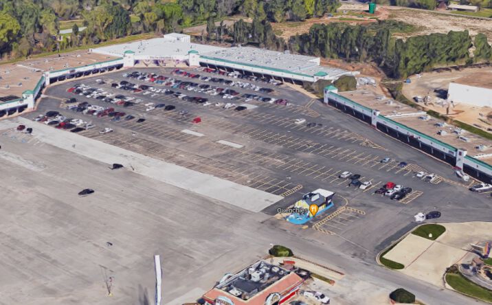 Pictures of Retail property located at 1905 NW Loop 281, Longview, TX 75604 for lease - image #1