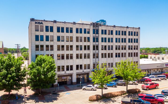 Pictures of Office property located at 140 E Tyler St, Longview, TX 75601 for lease - image #1