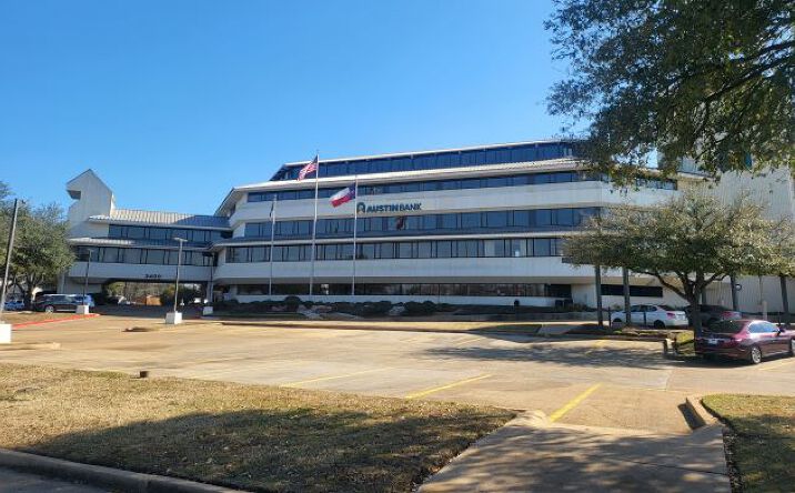 Pictures of Office property located at 3400 W Marshall Ave, Longview, TX 75604 for lease - image #1