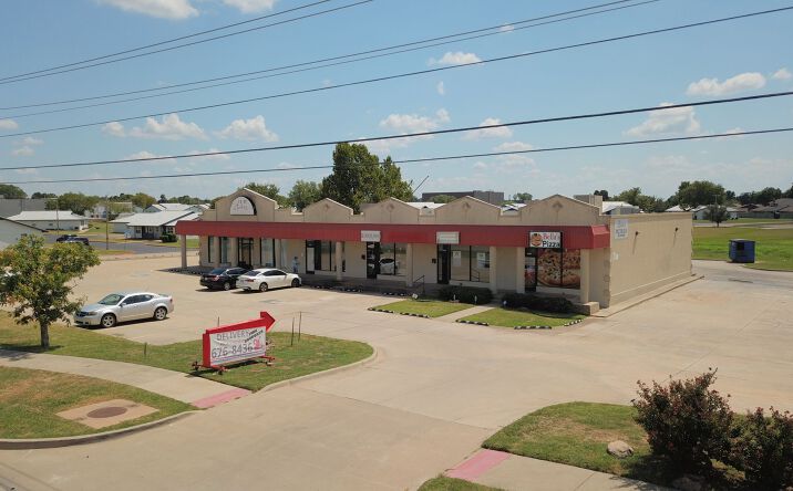 Pictures of Retail property located at 1210 NW 12th St, Moore, OK 73170 for lease - image #1