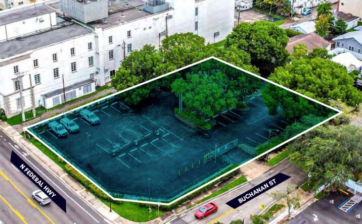 Pictures of Industrial property located at 1724 Buchanan St, Hollywood, FL 33020 for lease - image #1