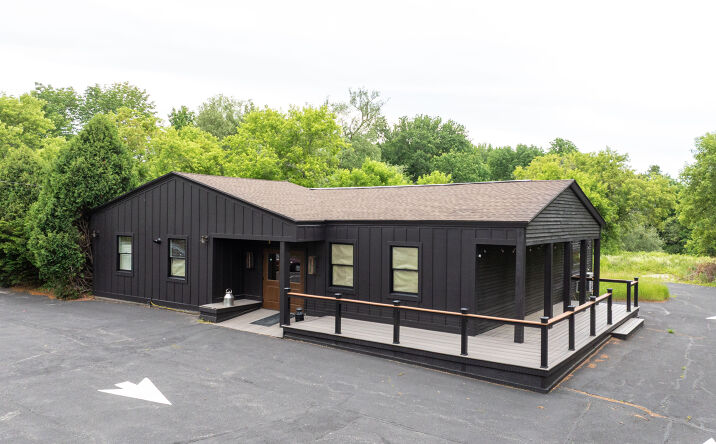 Pictures of Retail, Restaurant property located at 137 Longwoods Rd, Cumberland, ME 04021 for lease - image #1