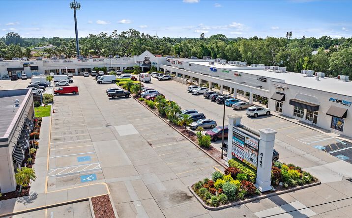 Pictures of Retail property located at 4141 S Tamiami Trl, Sarasota, FL 34231 for lease - image #1