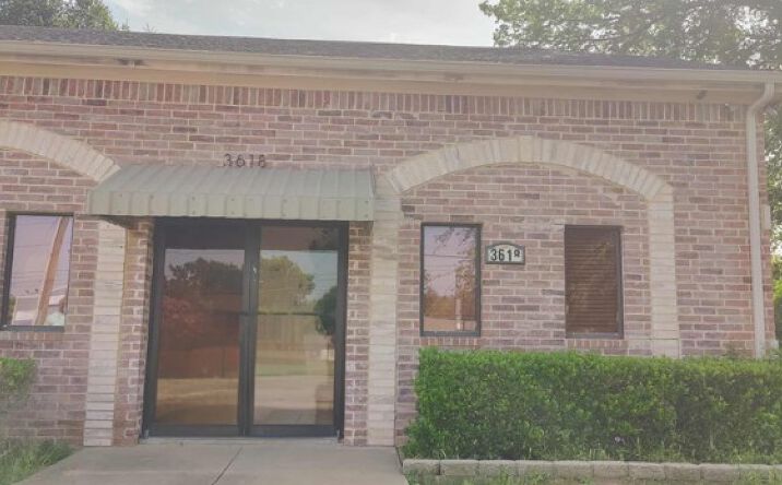 Pictures of Retail, Office, Special Purpose property located at 3618 S Lancaster Rd, Suite B, Dallas, TX 75216, Dallas, TX 75216 for lease - image #1