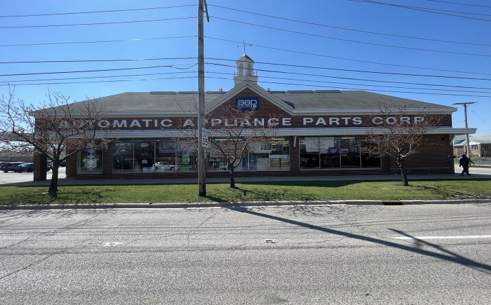 Pictures of Retail property located at 7757 W Lawrence Ave, Norridge, IL 60706 for lease - image #1