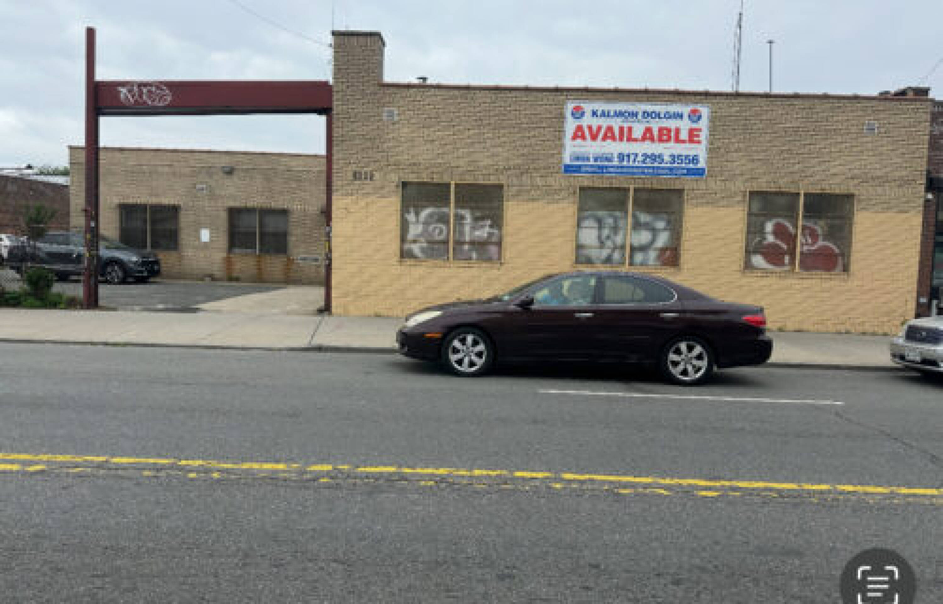 62 22 Metropolitan Ave Queens - Fbecad0cd1574f48805295aa2a568628 3000x2000 Resize