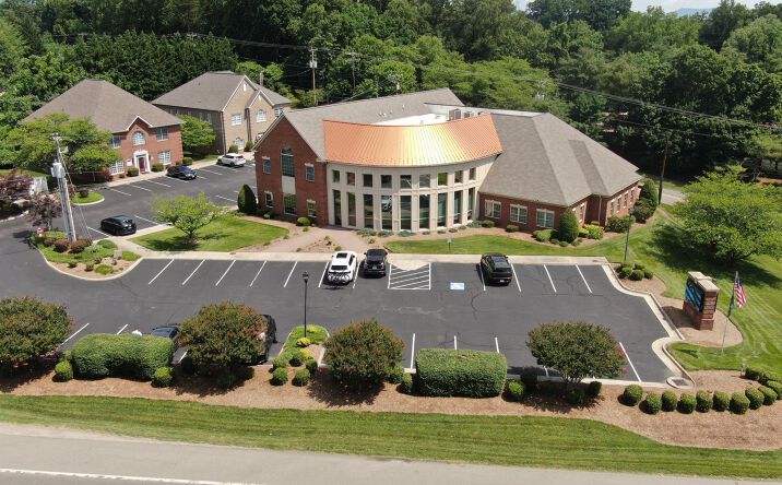 Pictures of Office property located at 2772 Electric Rd, Cave Spring, VA 24018 for lease - image #1