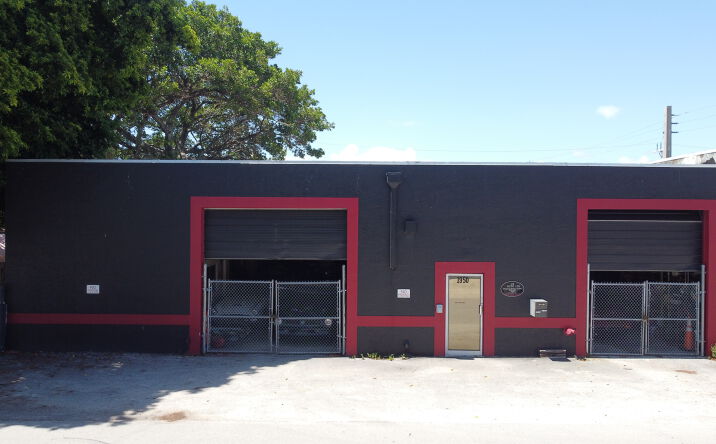 Pictures of Industrial property located at 1950 Grant St, Hollywood, FL 33020 for lease - image #1
