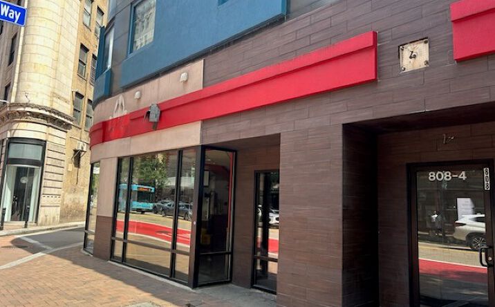 Pictures of Restaurant property located at 808 Liberty Ave, Pittsburgh, PA 15222 for lease - image #1