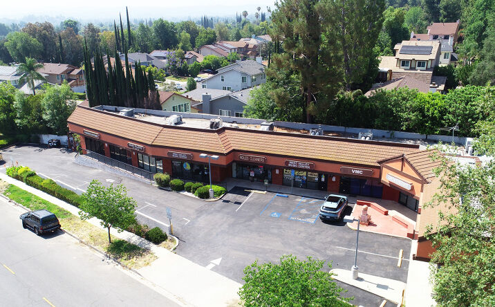 Pictures of Retail, Office property located at 24440 Vanowen St, West Hills, CA 91307 for lease - image #1