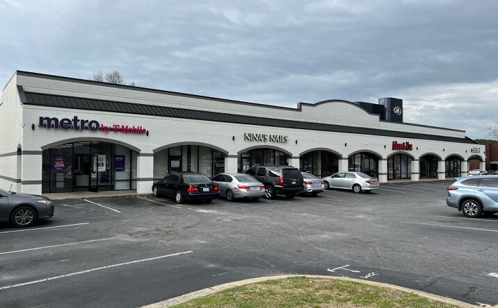 Pictures of Retail property located at 205 Greenville Blvd SW, Greenville, NC 27834 for lease - image #1