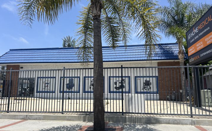 Pictures of Retail property located at 1525 W Chapman Ave, Orange, CA 92868 for lease - image #1