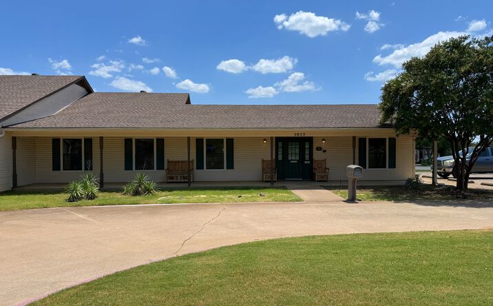 Pictures of Office property located at 1013 US-377, Pilot Point, TX 76258 for lease - image #1