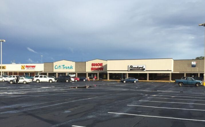 Pictures of Retail property located at 803 Battle St E, Talladega, AL 35160 for lease - image #1