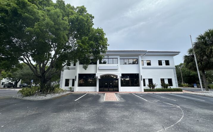 Pictures of Office property located at 4025 Radio Rd, Naples, FL 34104 for lease - image #1