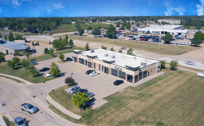 Pictures of Office, Retail, Restaurant property located at 3280 RIDGE Point #BLDG2, Bettendorf, IA 52722 for lease - image #1
