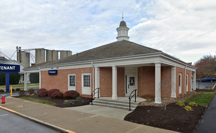 Pictures of Retail property located at 85 W Main St, Shelby, OH 44875 for lease - image #1