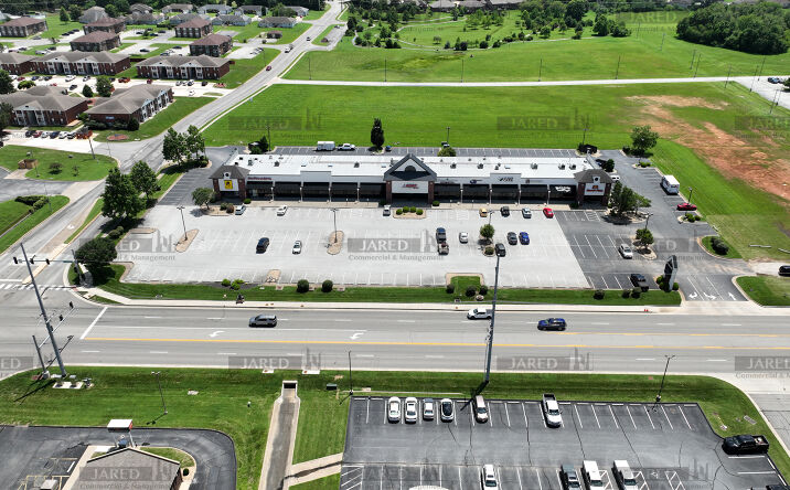 Pictures of Retail property located at 830 W Mt Vernon St, Nixa, MO 65714 for lease - image #1