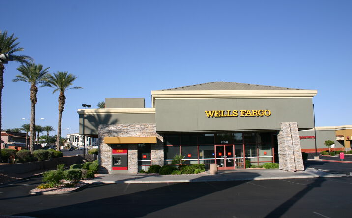 Pictures of Retail, Restaurant property located at 2658 W Horizon Ridge Pkwy, Henderson, NV 89052 for lease - image #1
