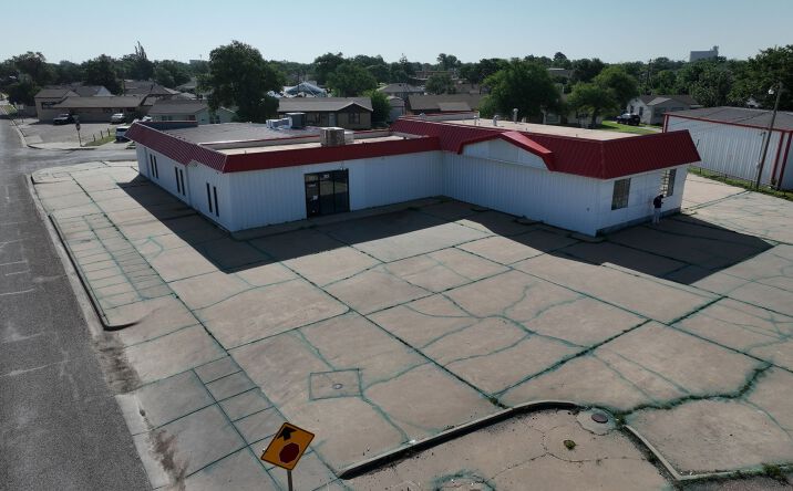 Pictures of Retail, Industrial property located at 3931 Canyon Dr, Amarillo, TX 79110 for lease - image #1