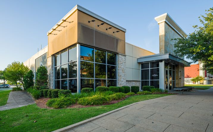 Pictures of Retail, Restaurant property located at 220 Coneflower Dr, Garland, TX 75040 for lease - image #1