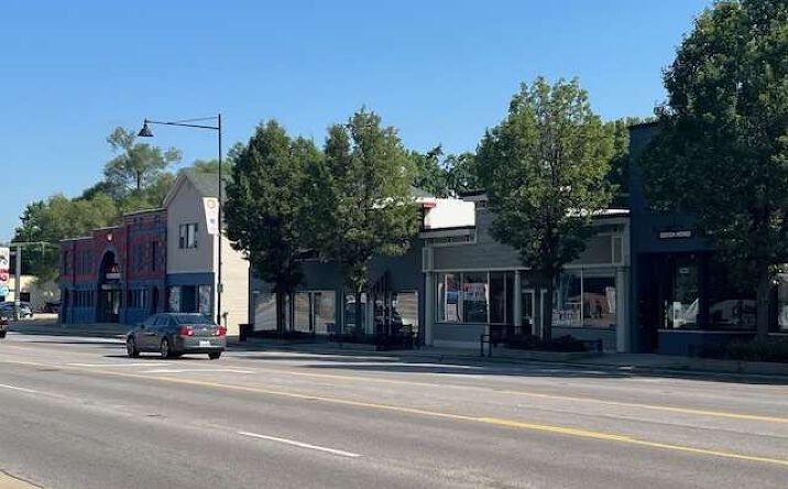 Pictures of Retail, Office property located at 436 W Virginia St, Crystal Lake, IL 60014 for lease - image #1