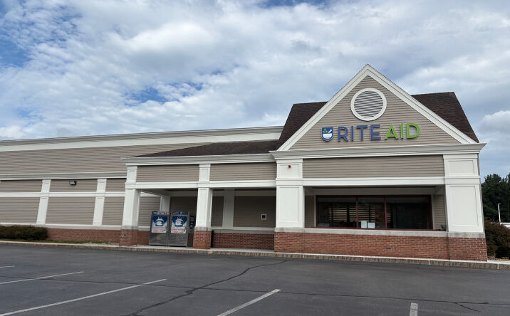 Pictures of Retail property located at 123 Nashua Rd, Londonderry, NH 03053 for lease - image #1