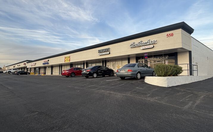 Pictures of Retail property located at 550 N Yarbrough Dr, El Paso, TX 79915 for lease - image #1