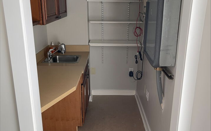 Pictures of Office property located at 212 W Matthews St, Matthews, NC 28105 for lease - image #1