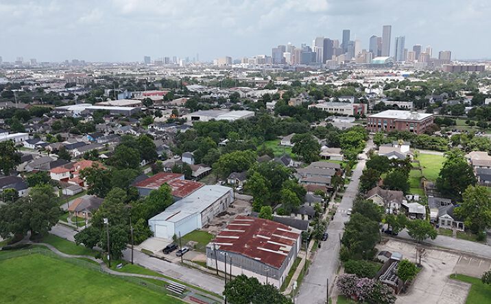 Pictures of Industrial property located at 215 N Jenkins St, Houston, TX 77003 for lease - image #1