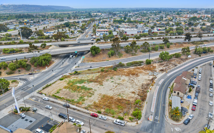 Pictures of Retail property located at 299 E San Ysidro Blvd, San Diego, CA 92173 for lease - image #1