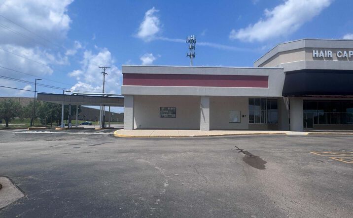 Pictures of Retail property located at 3075 Woodman Dr, Kettering, OH 45420 for lease - image #1