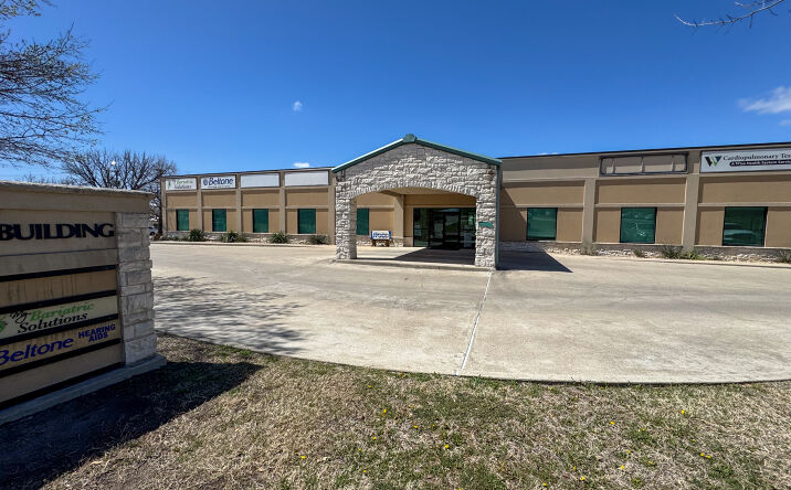 Pictures of Office property located at 2014 Ben Merritt Dr, Decatur, TX 76234 for lease - image #1
