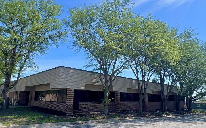 Pictures of Office property located at 330 N 117th St, Omaha, NE 68154 for lease - image #1