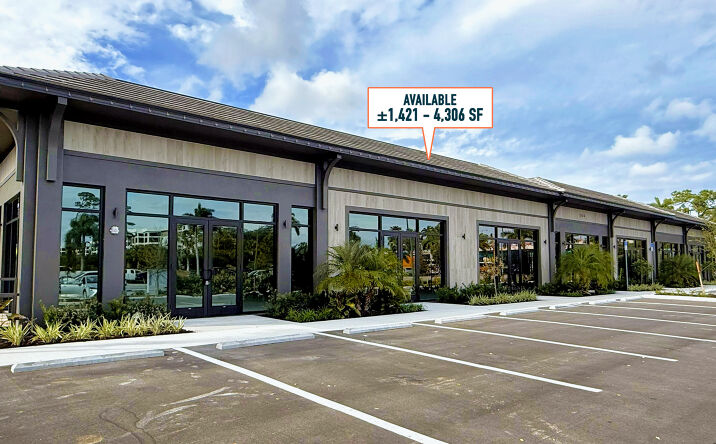 Pictures of Retail, Restaurant property located at Golden Gate Pkwy & Airport-Pulling Rd, Naples, FL 34105 for lease - image #1