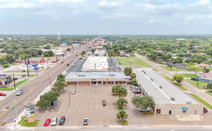 Pictures of Retail, Office, Restaurant property located at 1010 S 14th St, Kingsville, TX 78363 for lease - image #1