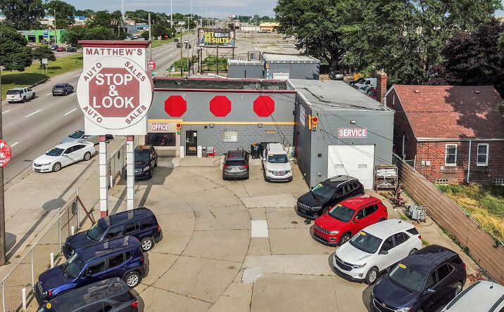 Pictures of Retail property located at 8146 E Eight Mile Rd, Detroit, MI 48234 for lease - image #1
