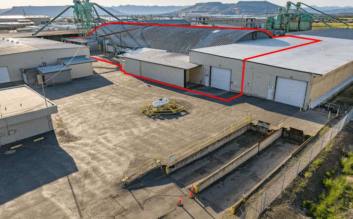 Pictures of Industrial property located at 1385 Antelope Rd, White City, OR 97503 for lease - image #1