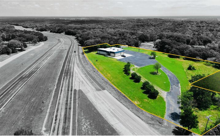 Pictures of Office property located at 1020 US-69, Denison, TX 75021 for lease - image #1