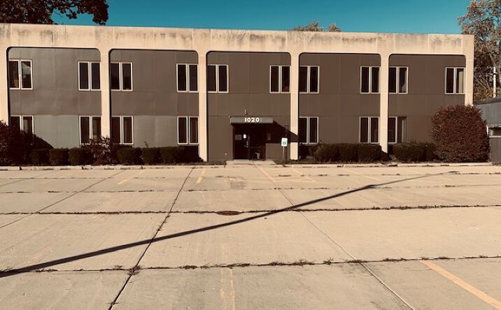 Pictures of Office property located at 1020 W Glen Flora Avenue, Waukegan, IL 60085 for lease - image #1
