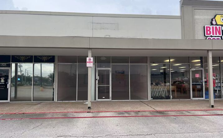 Pictures of Retail property located at 6816 Spencer Hwy, Pasadena, TX 77505 for lease - image #1