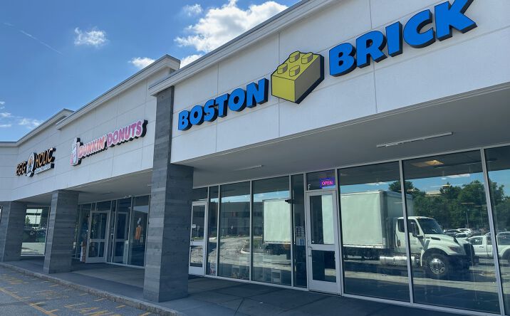 Pictures of Retail property located at 10 Wall St, Burlington, MA 01803 for lease - image #1