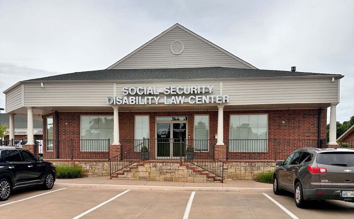 Pictures of Office property located at 1401-1425 E Ayers Ave, Edmond, OK 73034 for lease - image #1