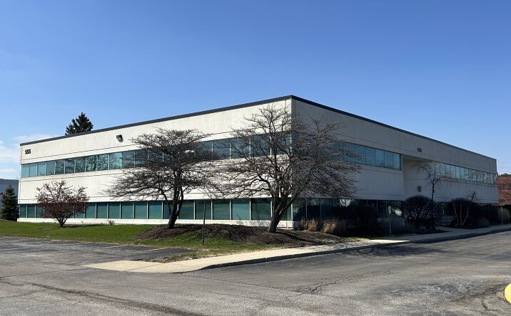 Pictures of Office property located at 555 Waters Edge Ln, Lombard, IL 60148 for lease - image #1
