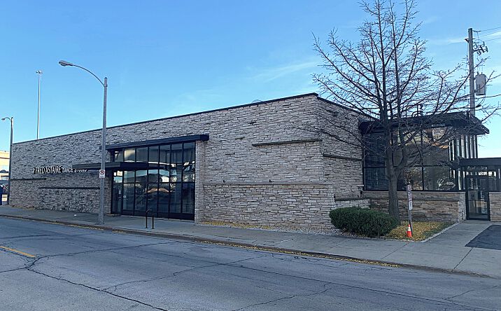 Pictures of Office property located at 625 E St Paul Ave, Milwaukee, WI 53202 for lease - image #1