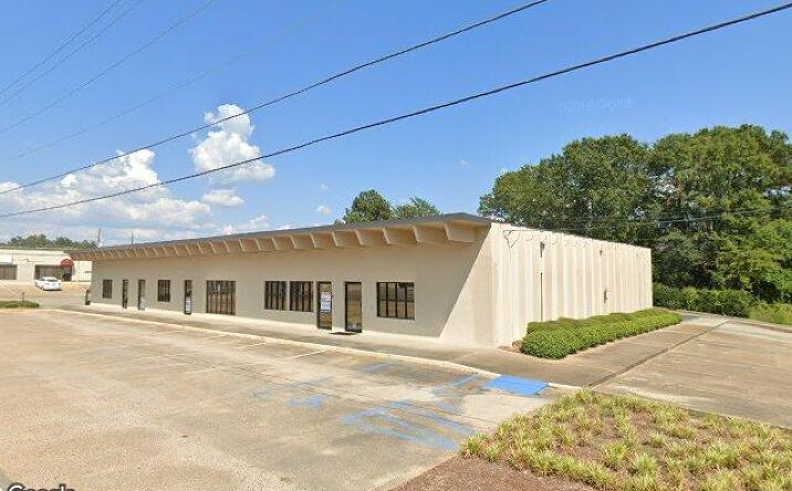 Pictures of Office property located at 110 S 37th Ave, Hattiesburg, MS 39402 for lease - image #1