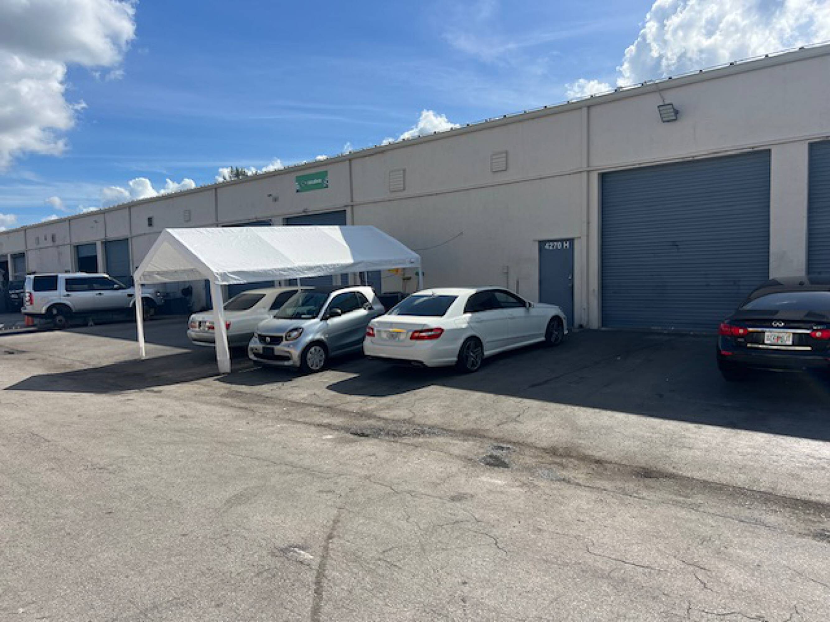 4270 NW 19th Ave Pompano Beach - 21cb72d90d27489f9005f76695f28dc2 3000x2000 Resize